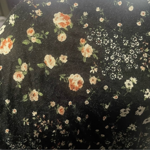 Latched Mama labor dress 2.0 size 1X black with rose floral pattern - Picture 6 of 11